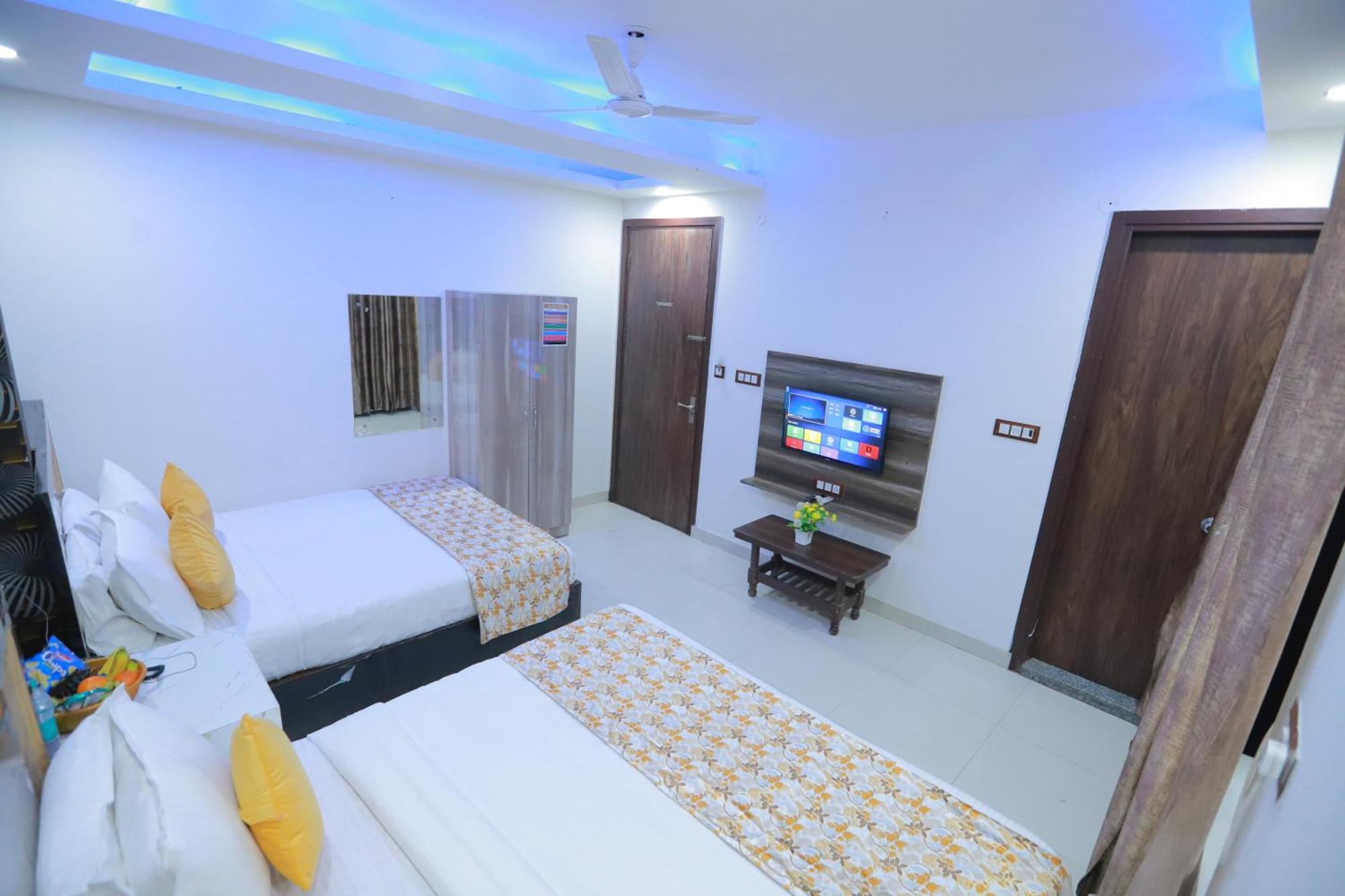 Oaks Inn Plaza Delhi Airport New Delhi Bagian luar foto